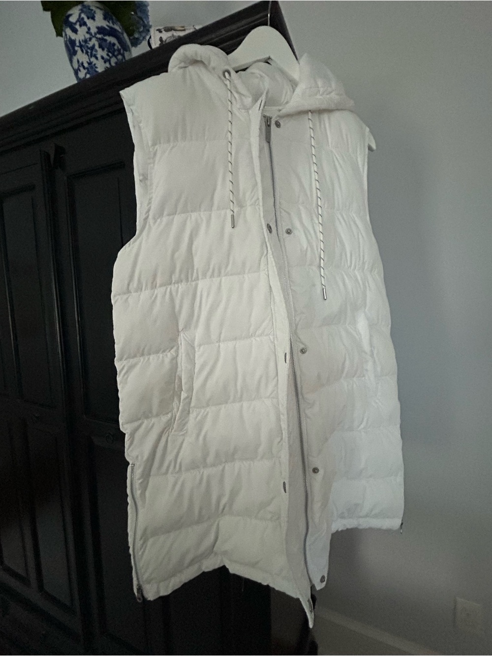 White Puffer Zella Vest - Picture 2 of 11